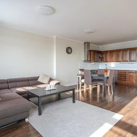 Spacious & Bright 2 Close To City Center * Vilna